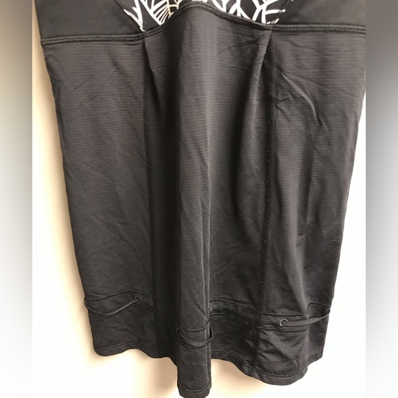 Lululemon hustle & bustle tank size 4 - Picture 13 of 15